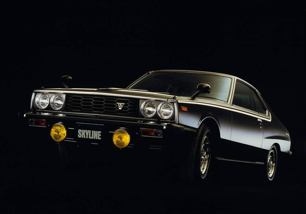 Fiche technique Nissan Skyline Coup&eacute; 2000 GT (C211) &laquo; Black &raquo; (1978)