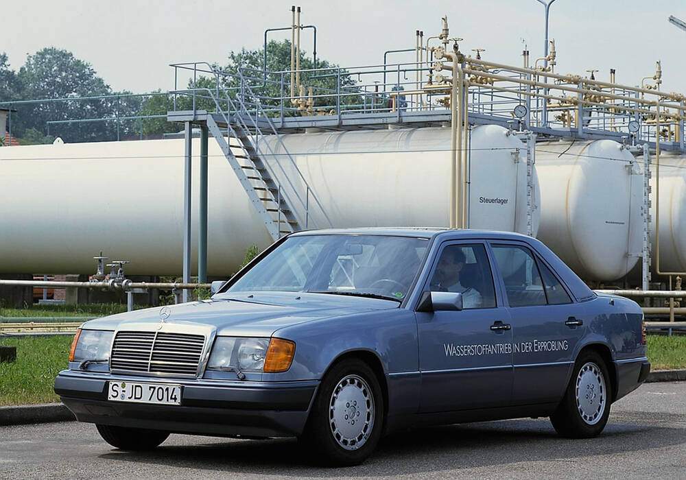 Fiche technique Mercedes-Benz 230 E Wasserstoffantrieb Prototype (1992)