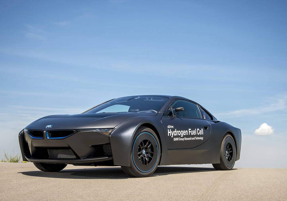 Fiche technique BMW i8 Hydrogen Fuel Cell eDrive Prototype (2015)