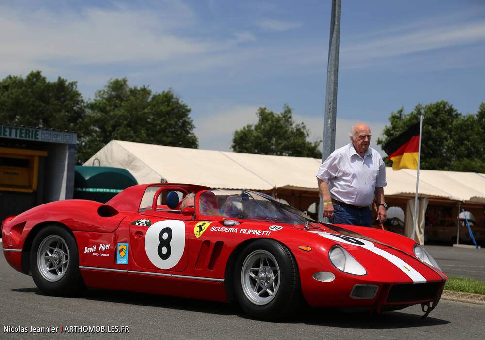 Fiche technique Ferrari 365 P (1965-1966)