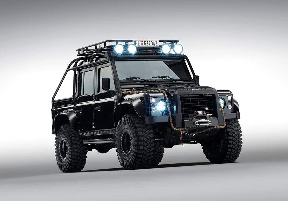 Fiche technique Voitures de films : Land Rover Defender 110 (2015)