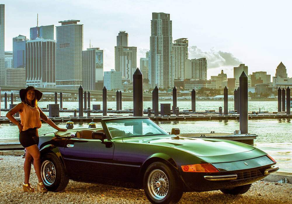 Fiche technique Voitures de films : Ferrari 365 GTS/4 &quot;Daytona&quot; Replica by McBurnie Coachcraft (1984)