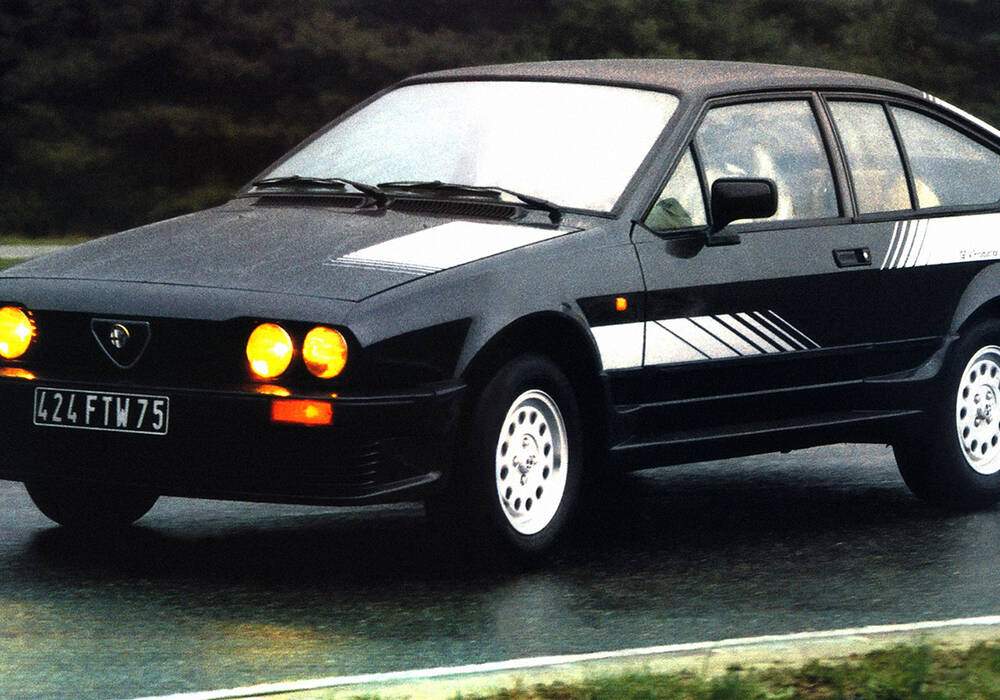 Fiche technique Alfa Romeo Alfetta GTV 2.0 (116) &laquo; Production &raquo; (1983)