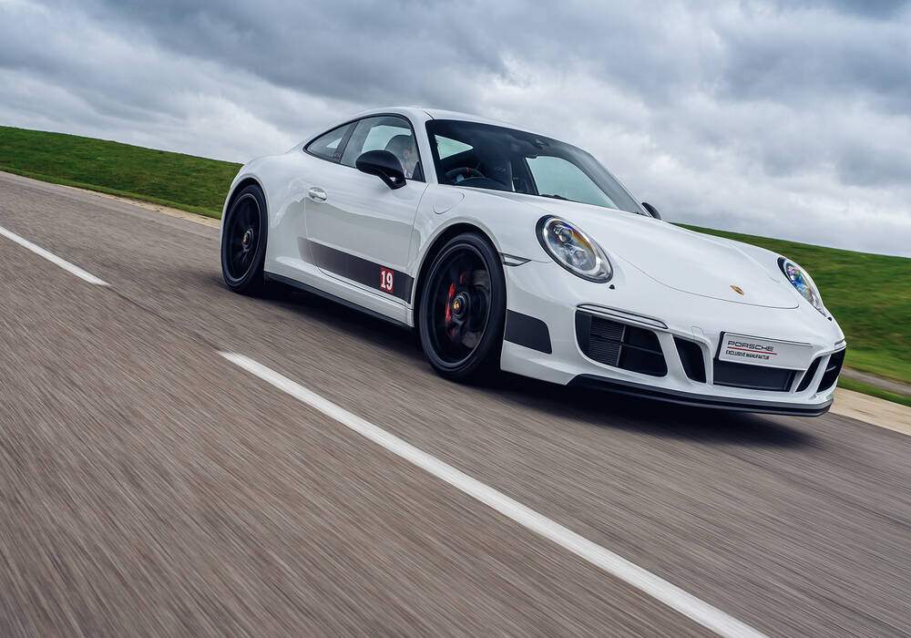 Fiche technique Porsche 911 Carrera 4 GTS (991) &laquo; British Legends Edition &raquo; (2017)