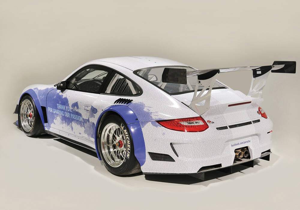 Fiche technique Porsche 911 GT3 R Hybrid Facebook 1,000,000 (2011)