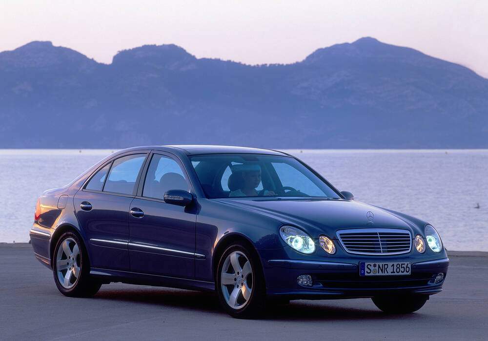 Fiche technique Mercedes-Benz E III 500 (W211) (2002-2006)