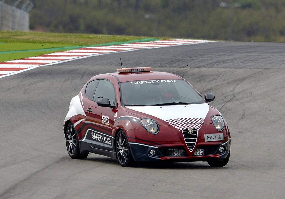 Fiche technique Alfa Romeo MiTo SBK Safety Car (2014-2015)