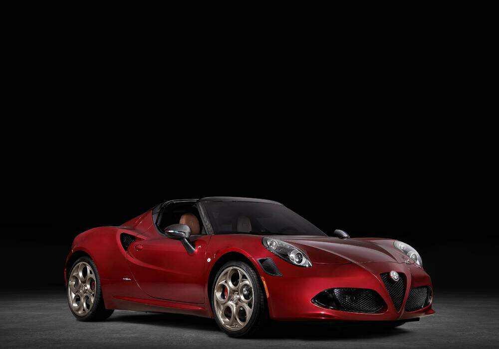 Fiche technique Alfa Romeo 4C Spider &laquo; 33 Stradale Tributo &raquo; (2020)