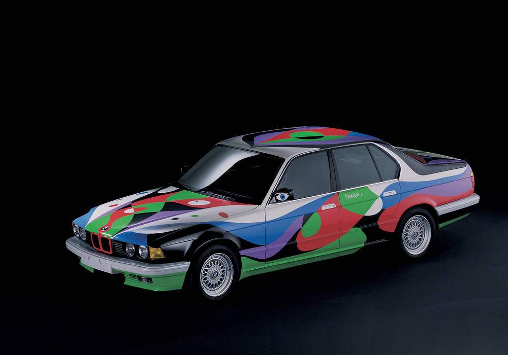 Fiche technique BMW 730i (E32) &laquo; Art Car by C&eacute;sar Manrique &raquo; (1990)