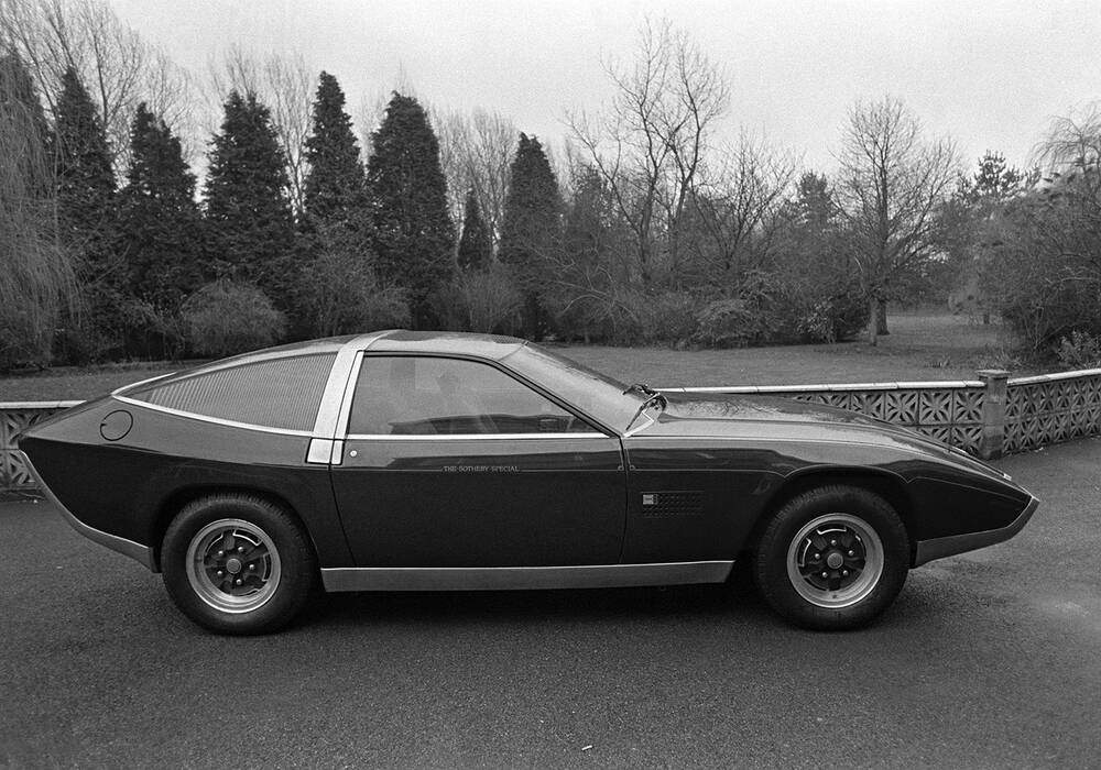 Fiche technique Aston Martin DBS V8 Ogle Sotheby Special (1972)