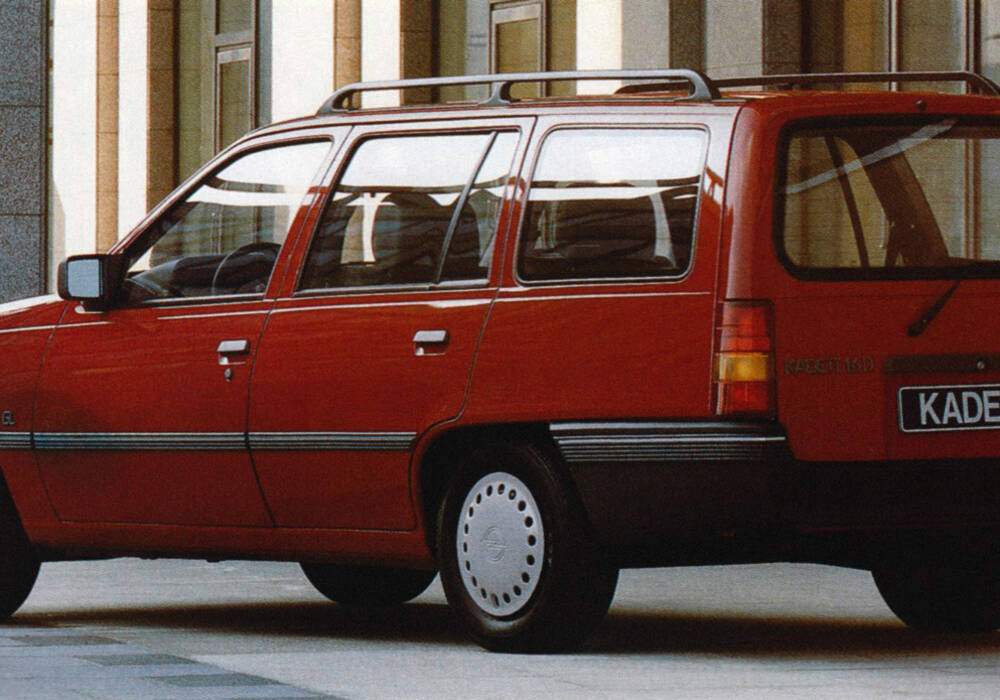 Fiche technique Opel Kadett V Caravan 1.6D (E) (1984-1990)