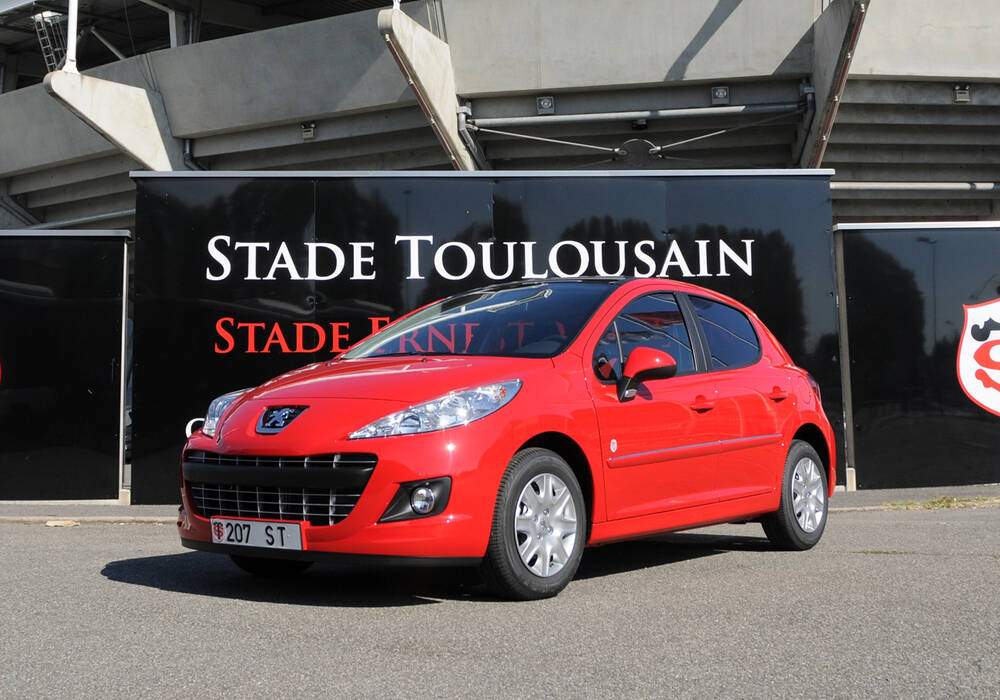 Fiche technique Peugeot 207 1.4 VTi 95 &laquo; Stade Toulousain &raquo; (2011)