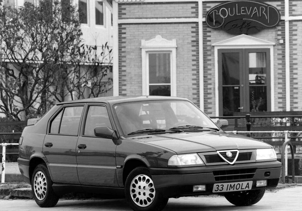 Fiche technique Alfa Romeo 33 1.3 ie &laquo; Imola &raquo; (1992-1993)