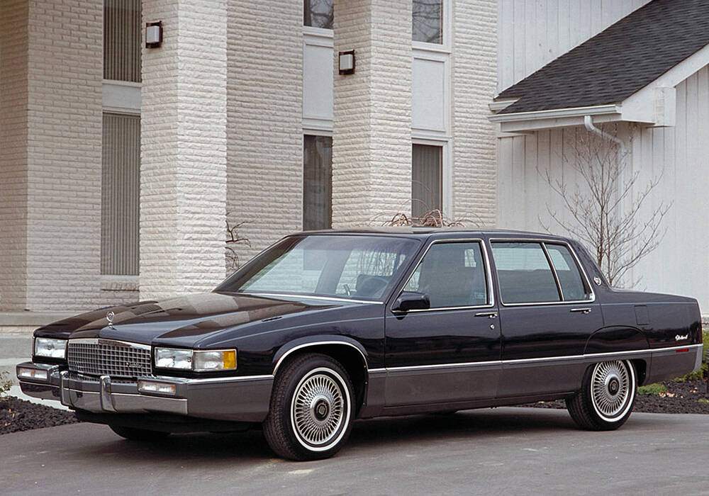 Fiche technique Cadillac Fleetwood II 4.5 V8 (1989-1992)