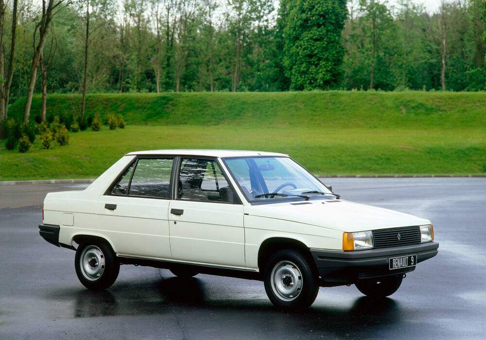 Fiche technique Renault 9 1.1 (1982-1986)