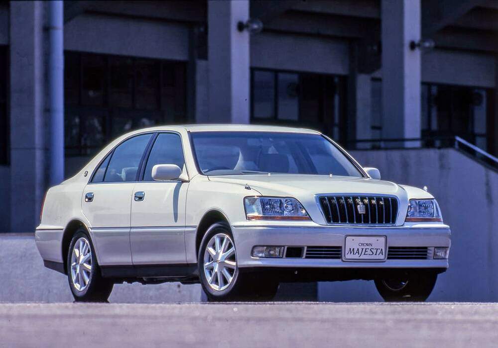 Fiche technique Toyota Crown Majesta III 3.0 (1999-2004)