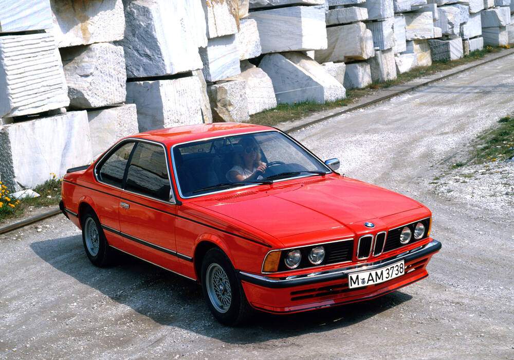 Fiche technique BMW 635CSi Kat (E24) (1985-1987)