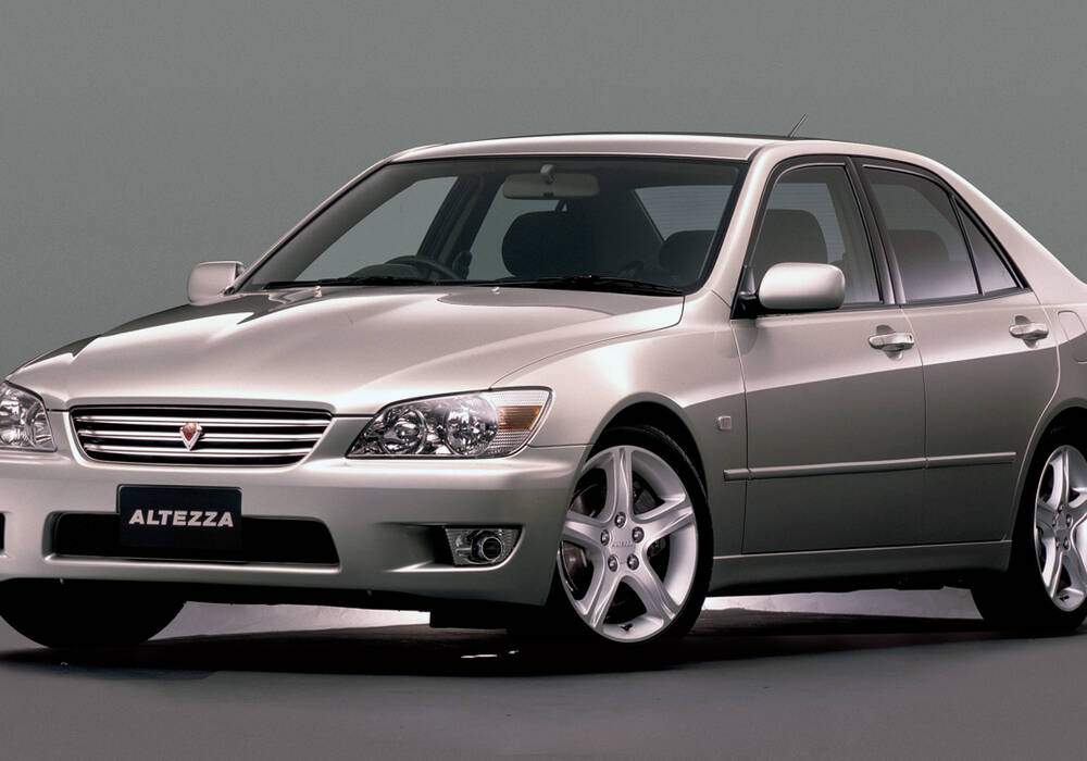 Fiche technique Toyota Altezza 2.0 RS (1998-2005)