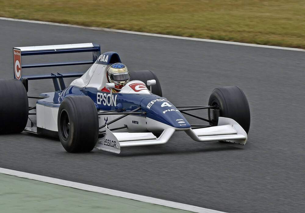 Fiche technique Tyrrell 019 (1990)