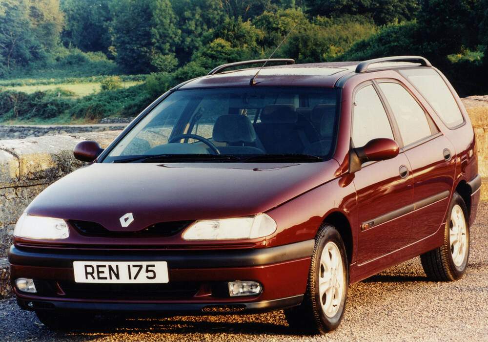 Fiche technique Renault Laguna Nevada 1.8 (1995-1999)