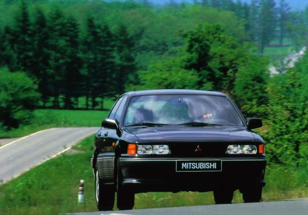 Fiche technique Mitsubishi Galant VI 2.0i 16s (E30) (1988-1993)