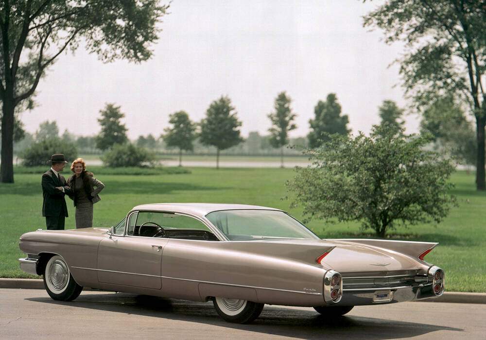 Fiche technique Cadillac De Ville Coup&eacute; 390ci 330 (1959-1960)