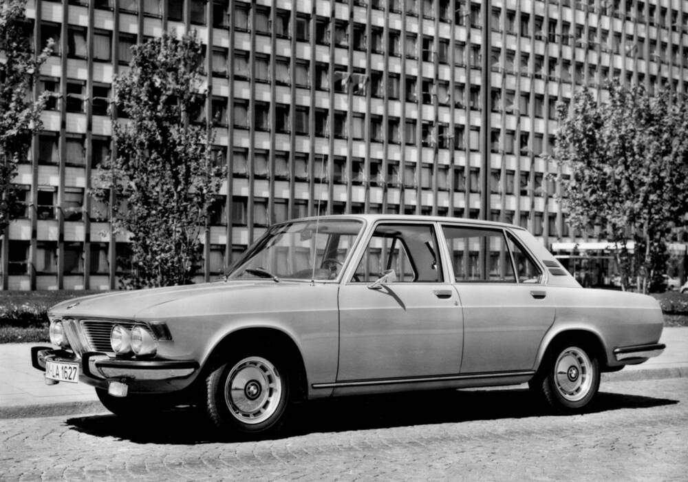 Fiche technique BMW 2800 (E3) (1968-1974)
