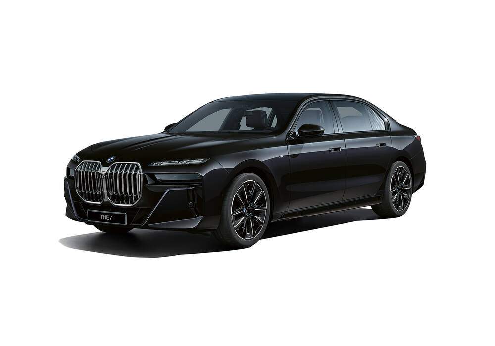 Fiche technique BMW 740i (G70) &laquo; The First Edition &raquo; (2022)