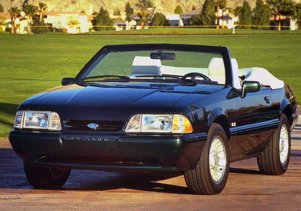 Fiche technique Ford Mustang III Convertible 4.9 V8 (1987-1992)