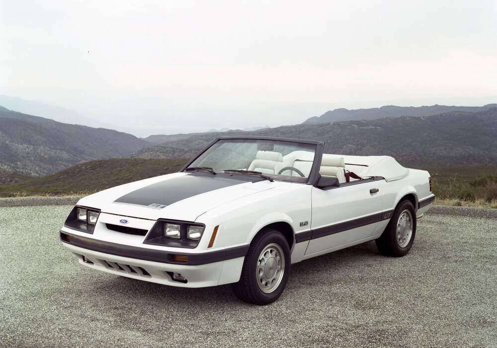 Fiche technique Ford Mustang III Convertible GT (1985)