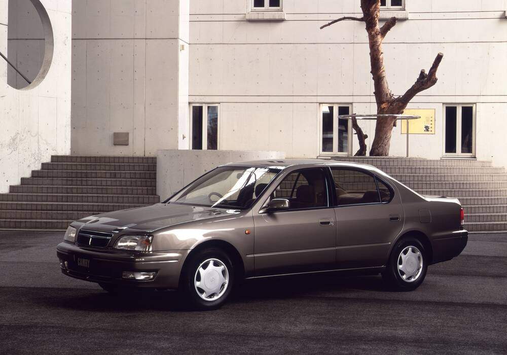 Fiche technique Toyota Camry IV 2.0 16v (V40) (1994-1998)