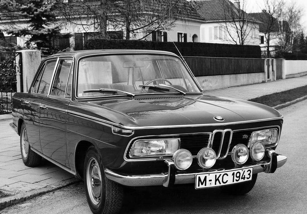 Fiche technique BMW 2000 tii (E121) (1970-1971)