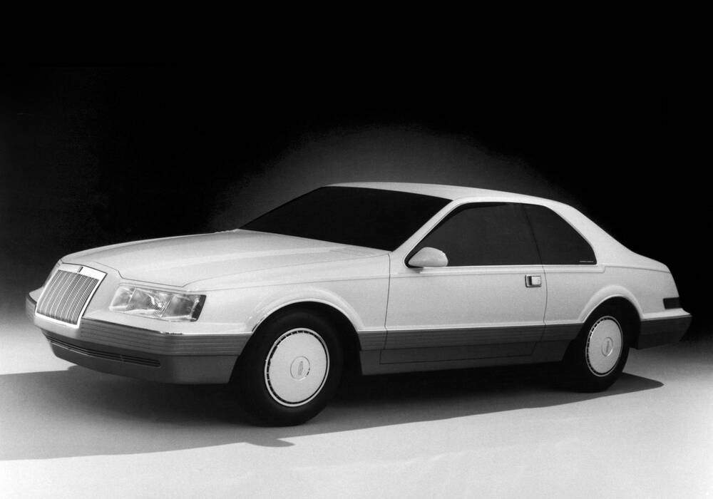 Fiche technique Lincoln Continental Concept 90 (1982)