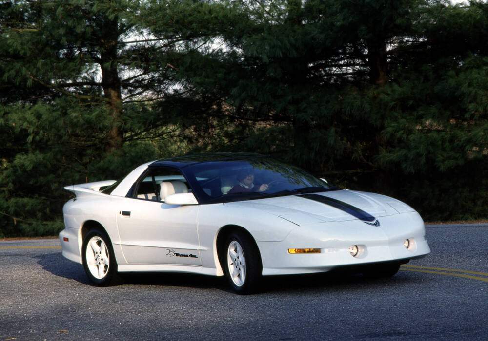 Fiche technique Pontiac Firebird IV Trans Am 5.7 V8 &laquo; 25th Anniversary &raquo; (1994)