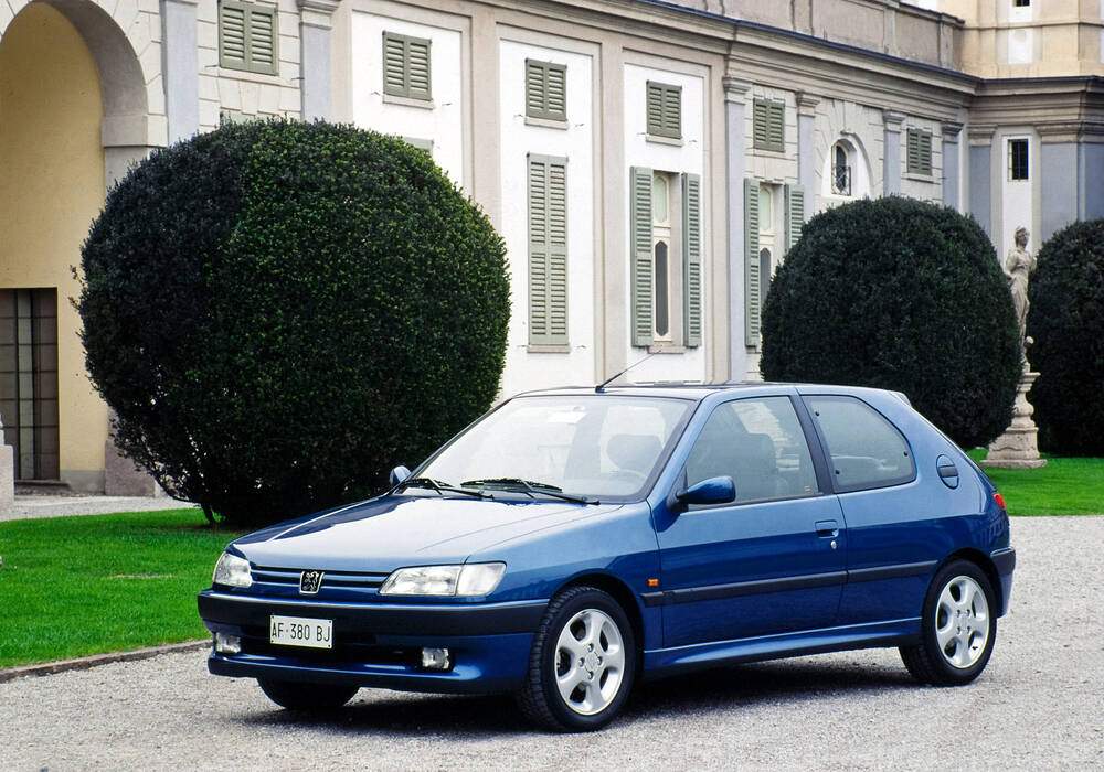 Fiche technique Peugeot 306 S16 150 (1993-1996)