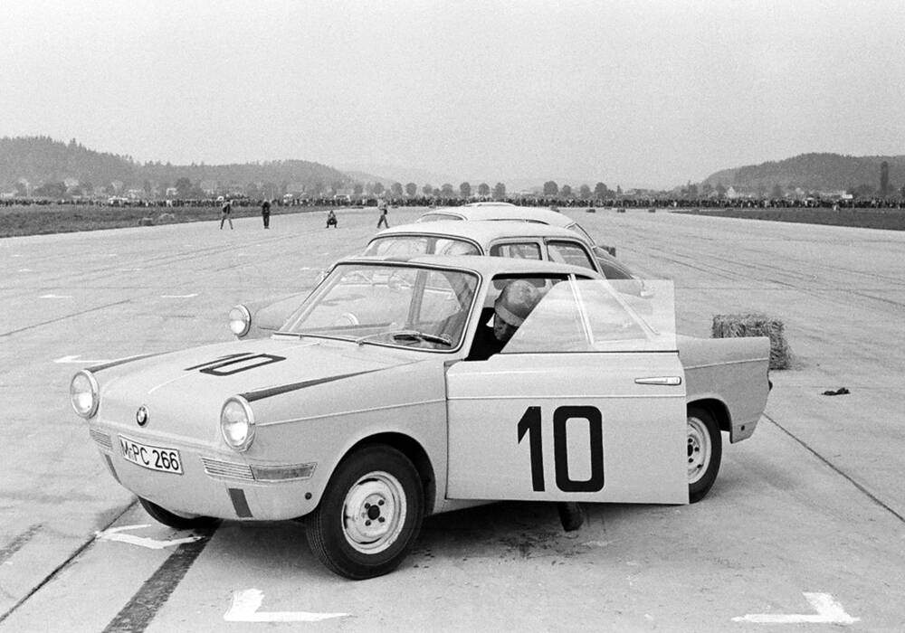Fiche technique BMW 700 Rennsportversion (1960-1965)