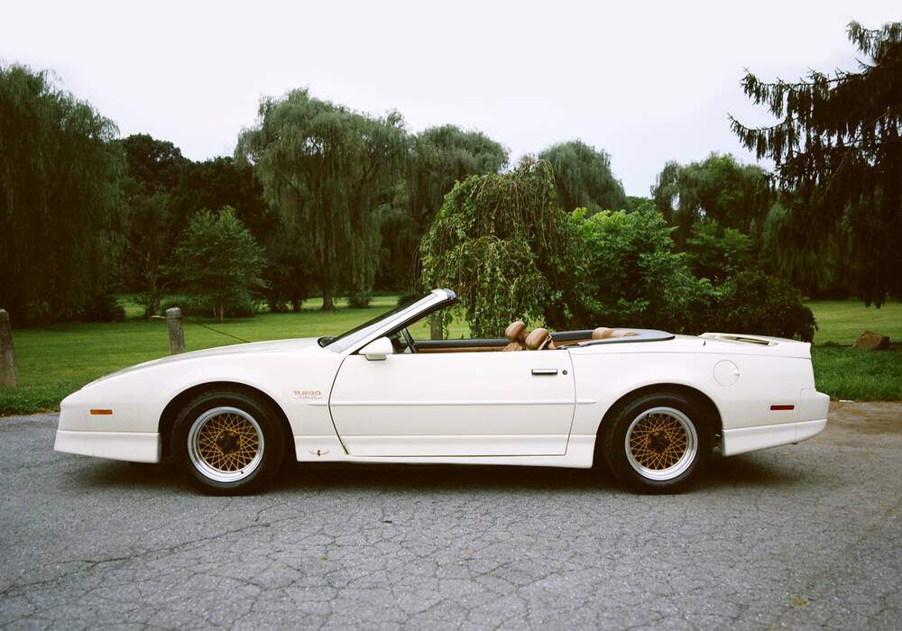 Fiche technique Pontiac Firebird III Convertible Trans Am Turbo &laquo; 20th Anniversary &raquo; (1989)