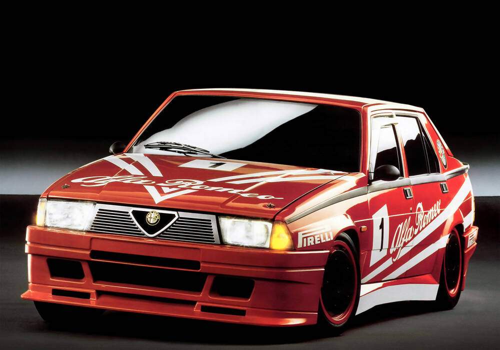 Fiche technique Alfa Romeo 75 1.8 Turbo Superturismo A1 (1987-1990)