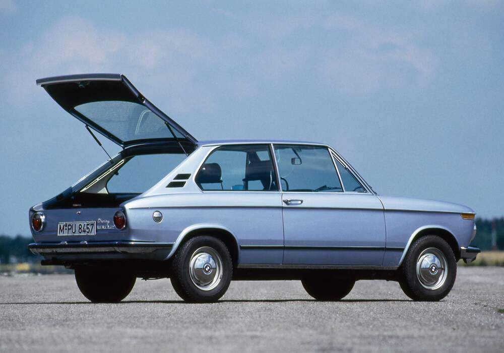 Fiche technique BMW 1802 Touring (1971-1974)