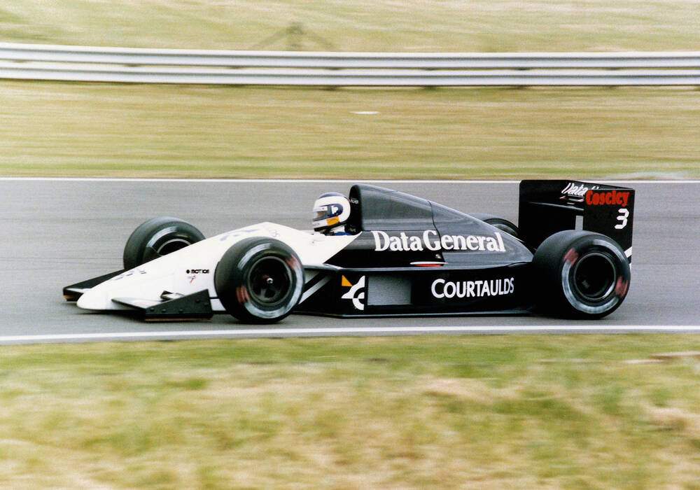 Fiche technique Tyrrell DG016 (1987)
