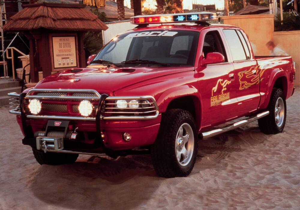 Fiche technique Dodge Dakota Quad Cab Fire Rescue Project Vehicle (1999)