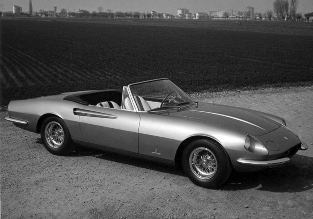 Fiche technique Ferrari 365 California Prototipo (1966)