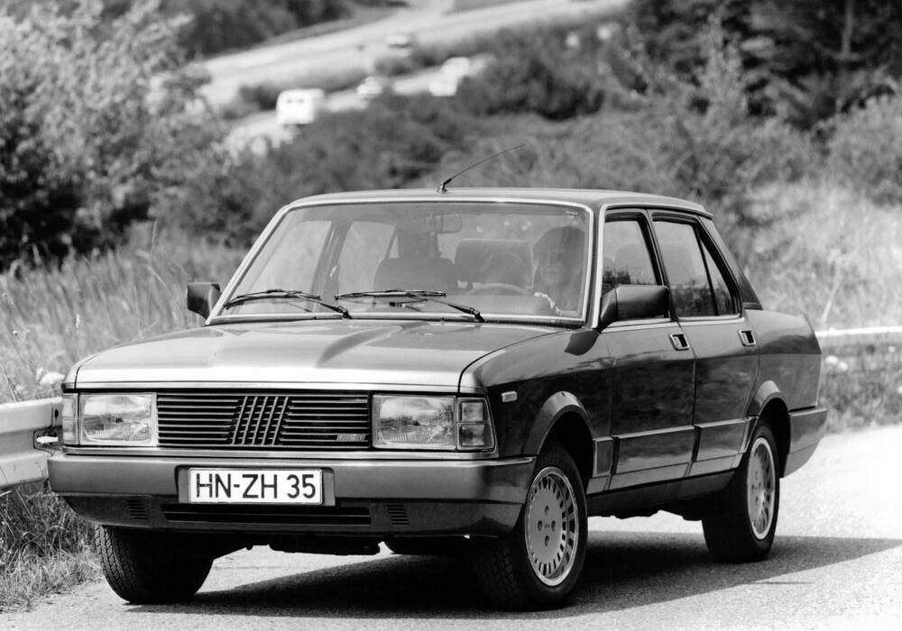 Fiche technique Fiat Argenta 2.4 TD (1983-1985)
