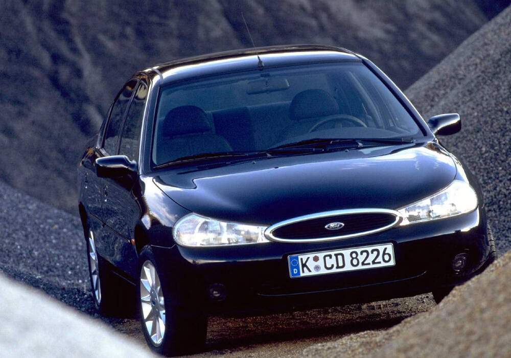Fiche technique Ford Mondeo Sedan 2.5 V6 24v (1994-2001)