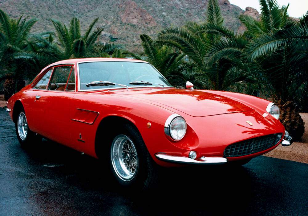 Fiche technique Ferrari 500 Superfast S&eacute;ries II (1965-1966)
