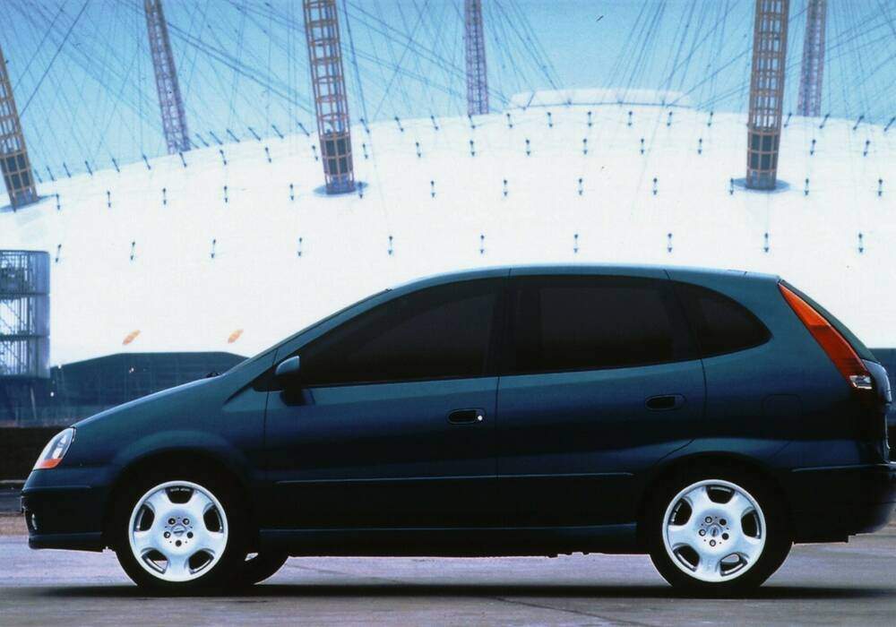 Fiche technique Nissan Almera Tino Concept (1999)