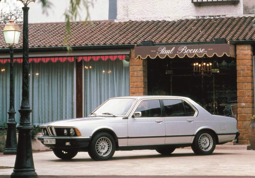 Fiche technique BMW 745i (E23) (1983-1987)