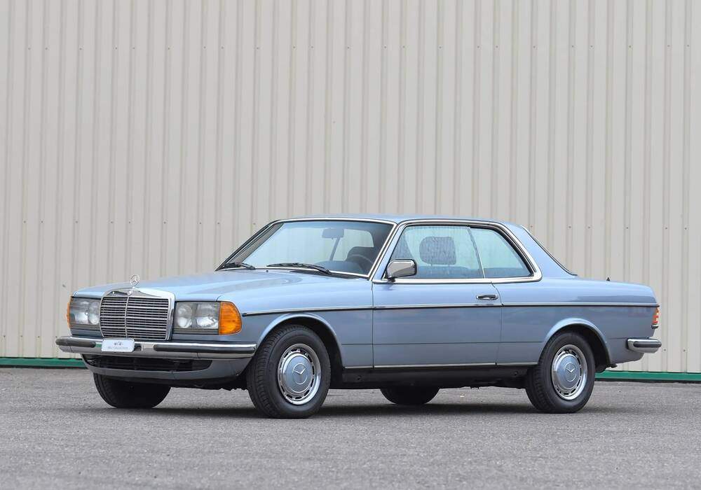 Fiche technique Mercedes-Benz 280 CE (C123) (1977-1984)