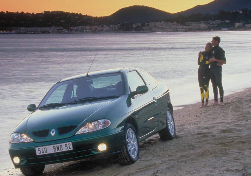 Fiche technique Renault Megane Coup&eacute; 2.0 IDE 140 (Typ BA) (1999-2002)