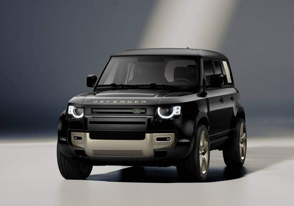 Fiche technique Land Rover Defender II 110 P400e (L663) &laquo; Rugby World Cup 2023 Limited Edition &raquo; (2024)